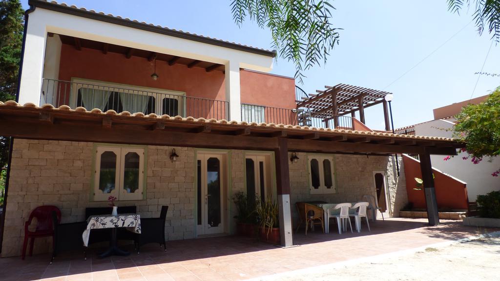 La Villa Rosa Al Mare Pozzallo Extérieur photo