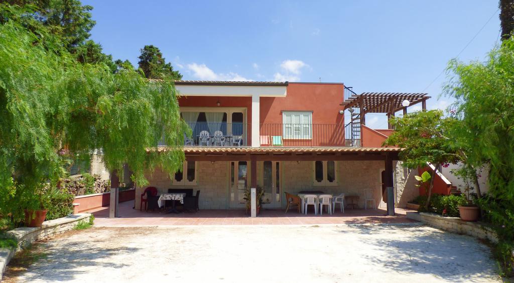La Villa Rosa Al Mare Pozzallo Extérieur photo
