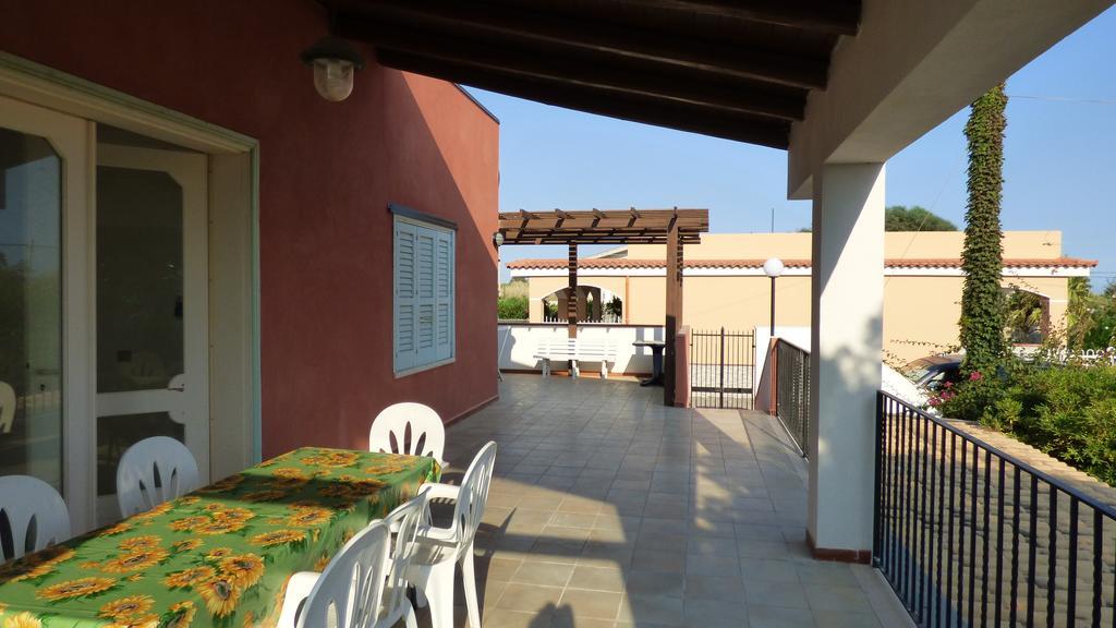 La Villa Rosa Al Mare Pozzallo Extérieur photo